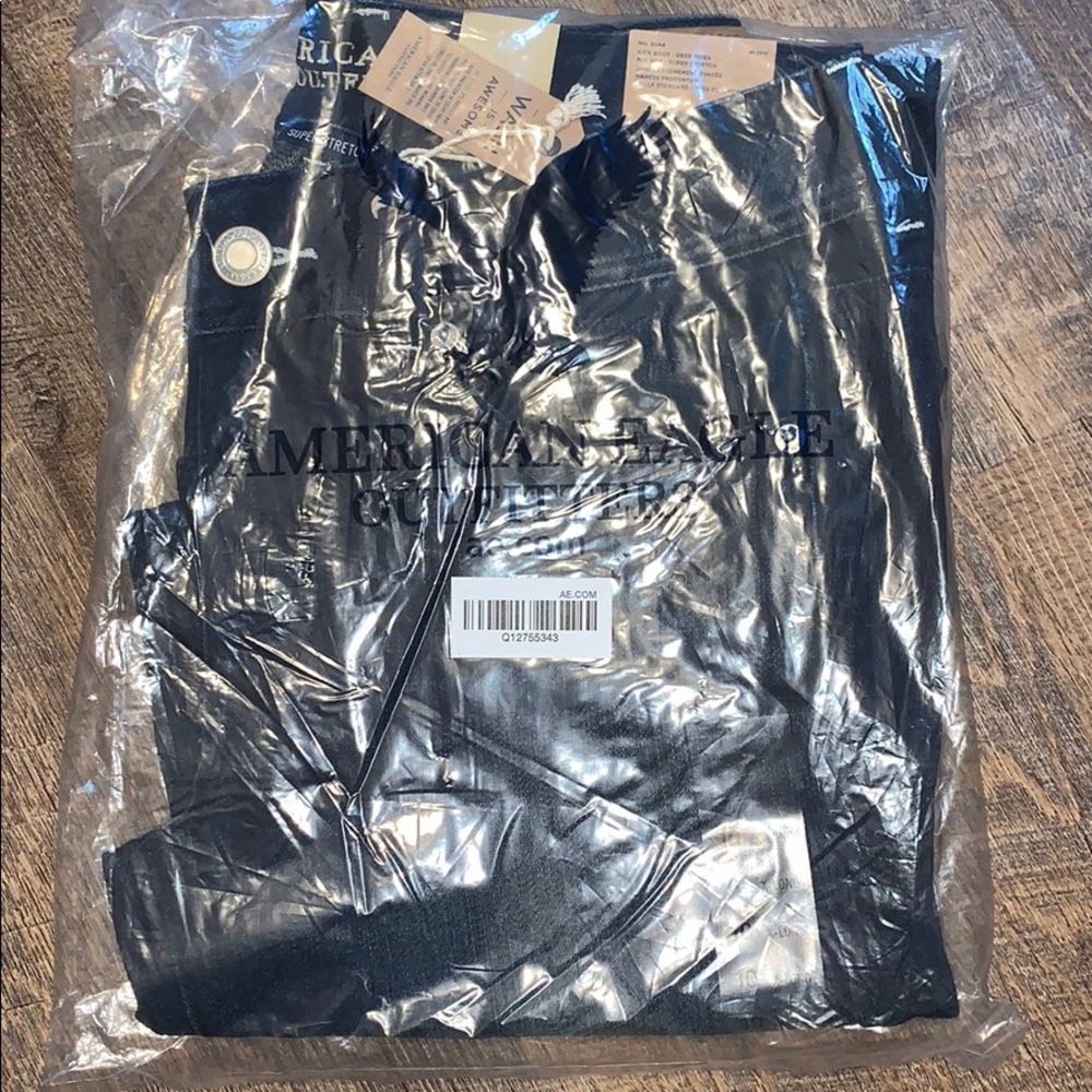 🦅NWT American Eagle Women’s Jeans